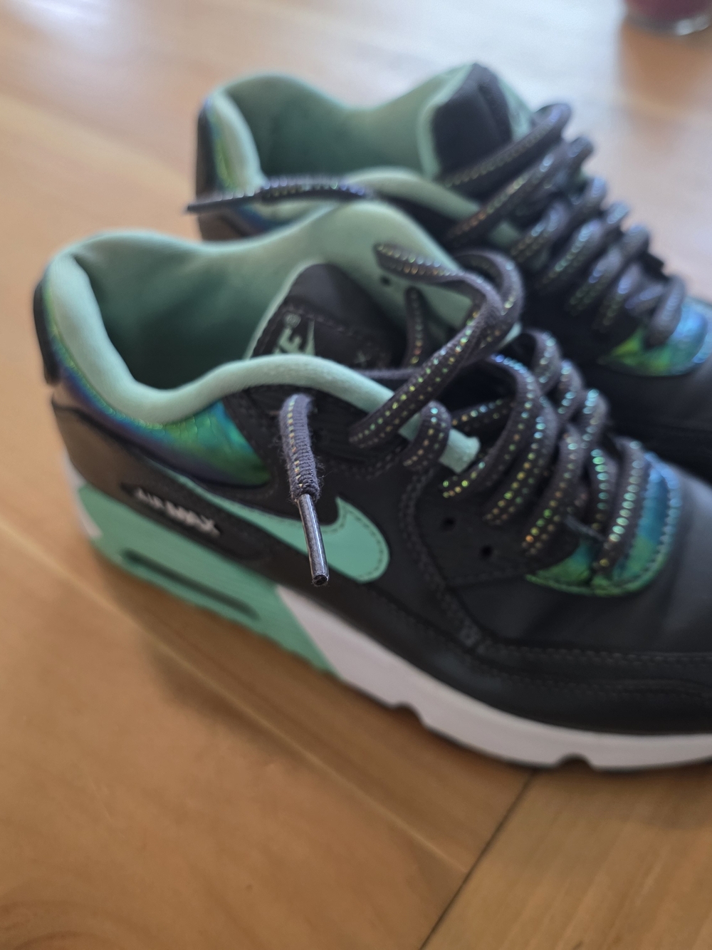 Nike Air Max 90 SE LTR ‘Mermaid’ Kids Sneakers 859633-001- SZ 4 Y- 5.5W